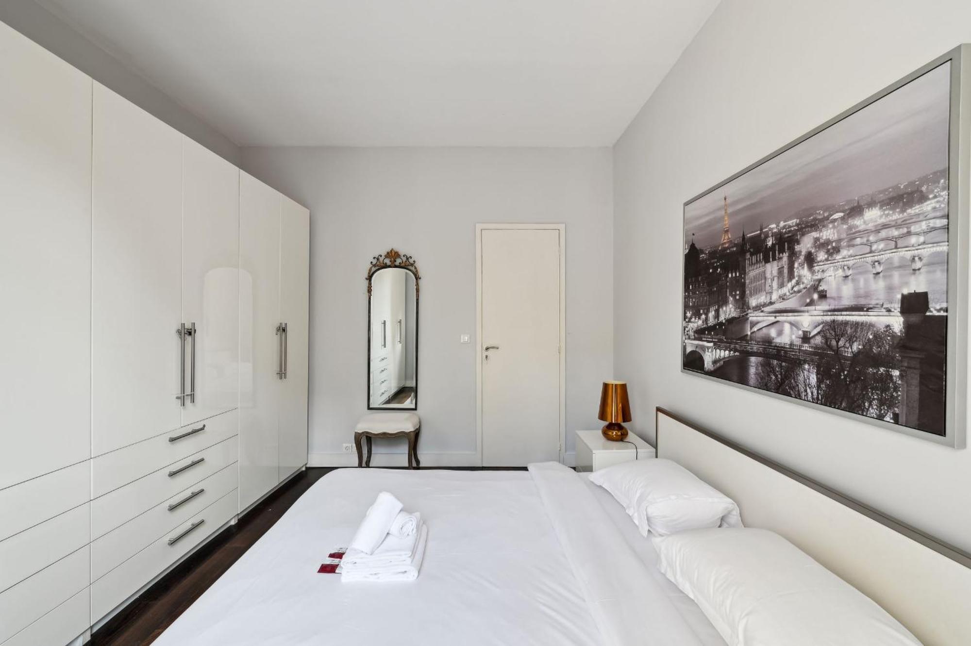 Champs-Elysees & Arc De Triomphe - Cityapartmentstay Paris Eksteriør bilde