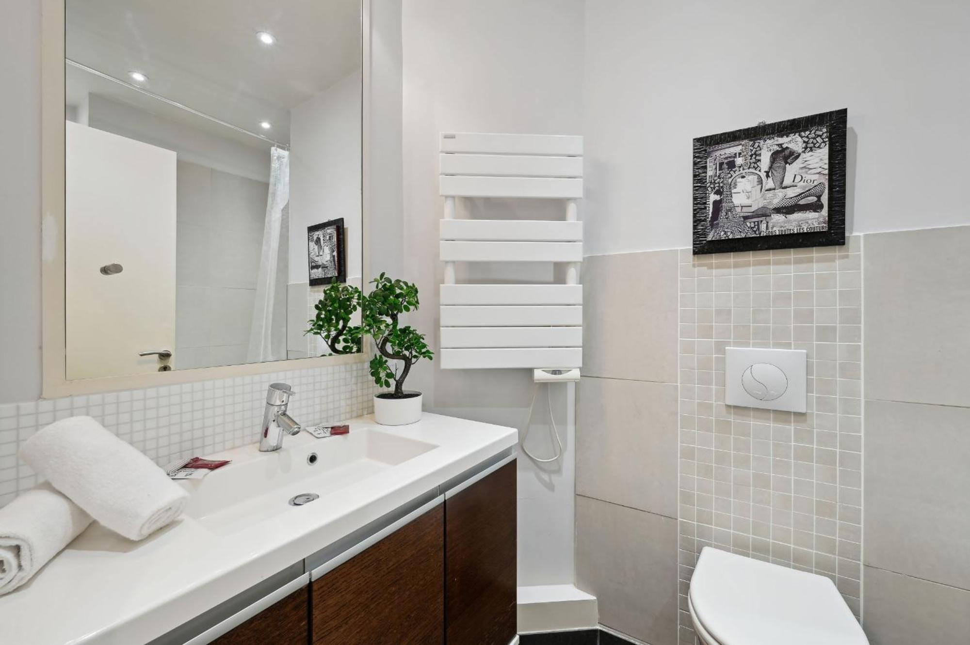 Champs-Elysees & Arc De Triomphe - Cityapartmentstay Paris Eksteriør bilde